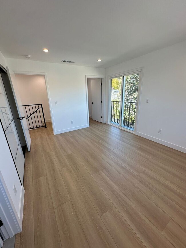 Building Photo - 15045 Lemay St