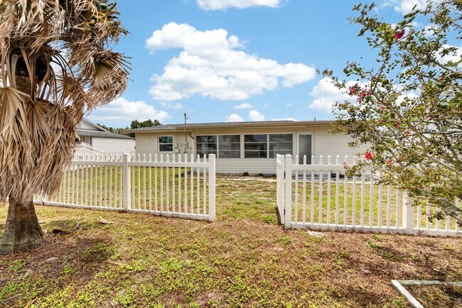 Building Photo - Affordable Sun city Home