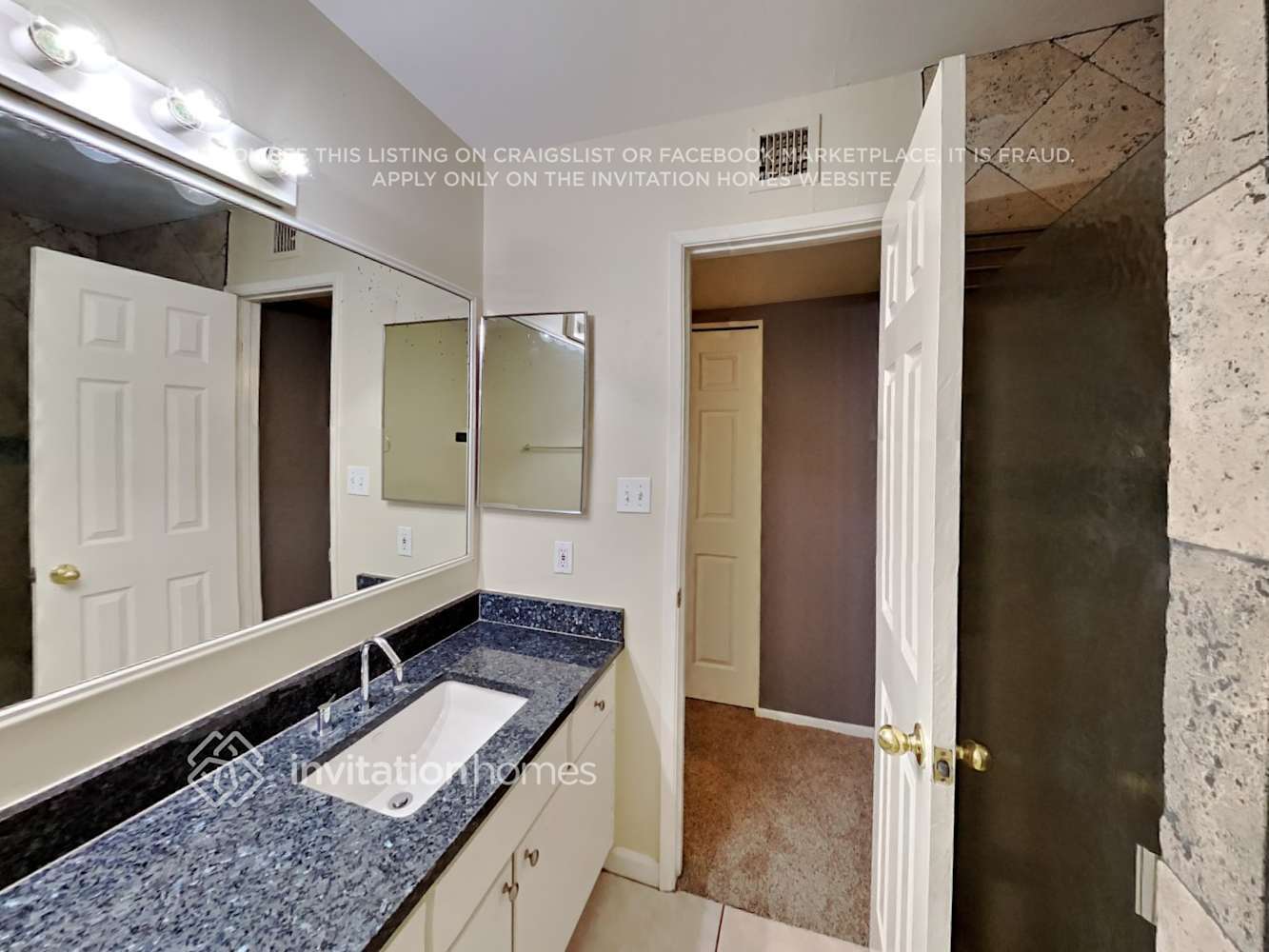 Building Photo - 1823 E Watson Dr