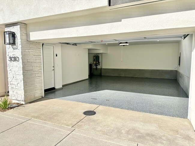 Building Photo - Brand New Townhome Overlooking Mission Valley