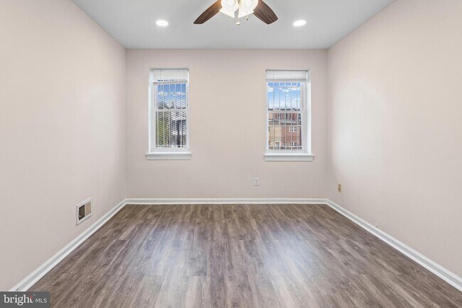 Building Photo - 2217 Linden Ave
