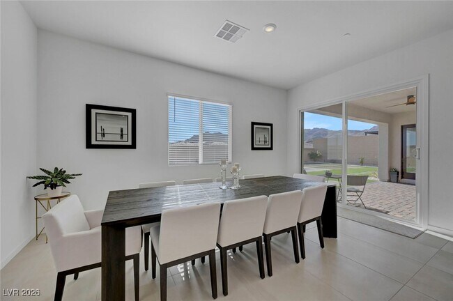 Building Photo - 10851 Mila Lndg Ave