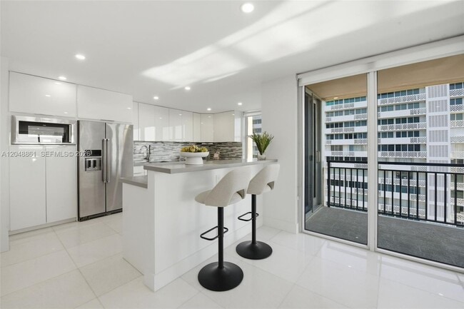 Building Photo - 1180 S Ocean Blvd