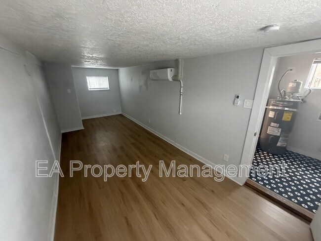 Building Photo - 704 La Poblana Rd NW