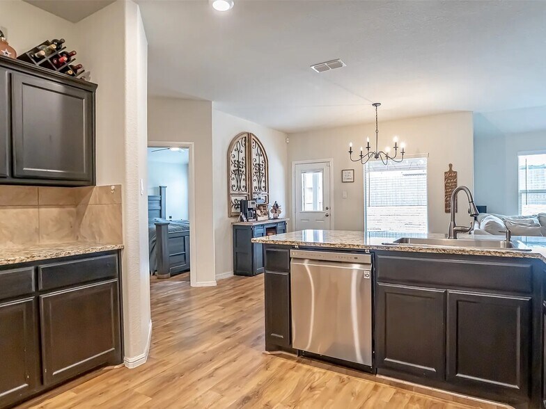 Building Photo - 9912 Huntersville Trl