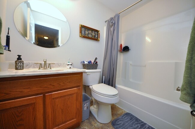 Building Photo - 445 Woolf Rd