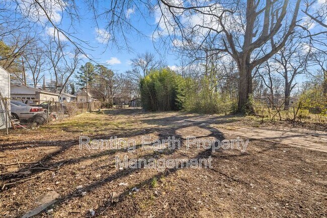 Building Photo - 1217 Fulton Ave SW