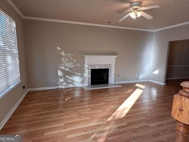 Building Photo - 305 Hulan Way