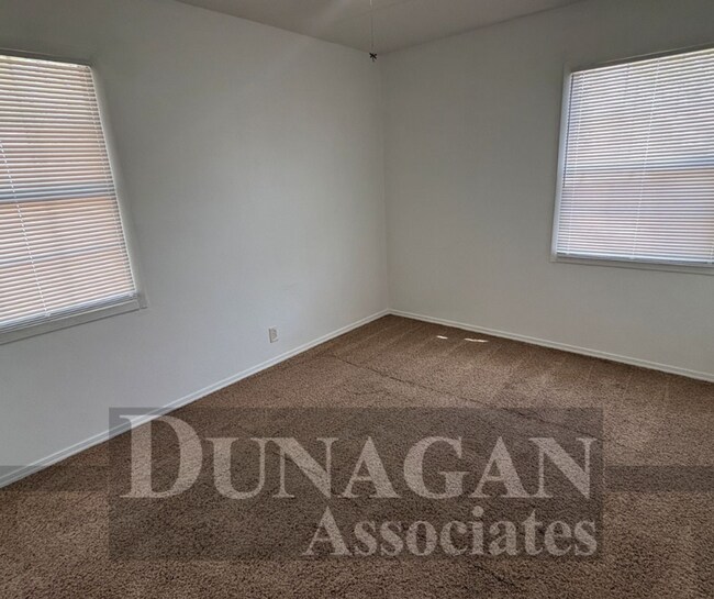Building Photo - 3 Bedroom - 1 Bath home