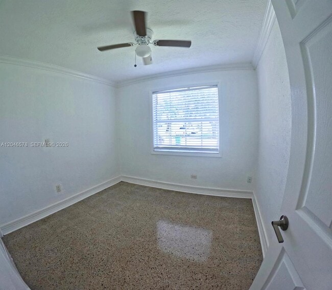 Building Photo - 5720 SW 38th Ct