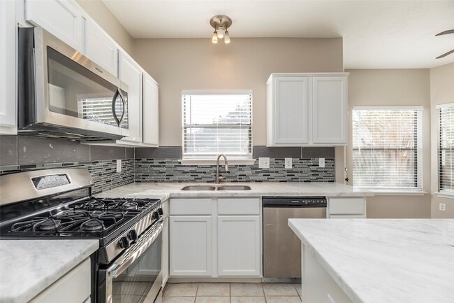 Building Photo - 13110 Mills River St