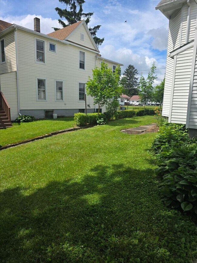 Building Photo - 150 McCauley Ave