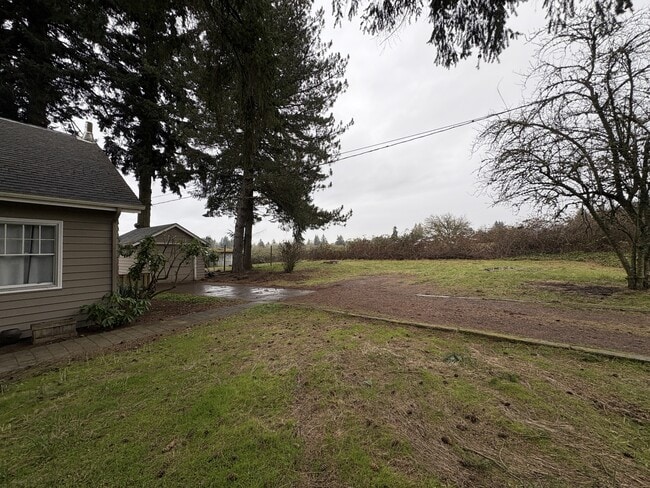 Building Photo - 16093 SW Roy Rogers Rd