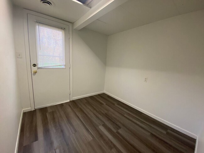 Building Photo - $1,500 | 3 Bedroom, 1 Bathroom Duplex | NO PETS | Available for an August 1st, 2026 Move In!