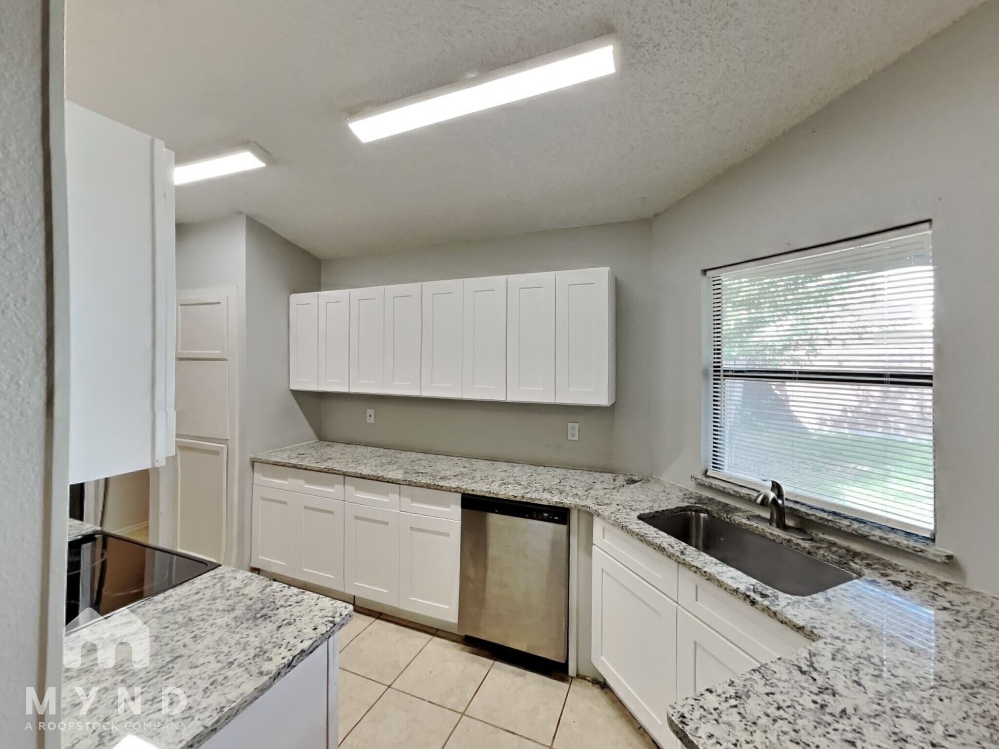 Building Photo - 1134 Hemlock Dr