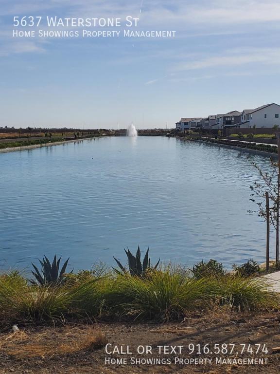 Building Photo - 5637 Waterstone St