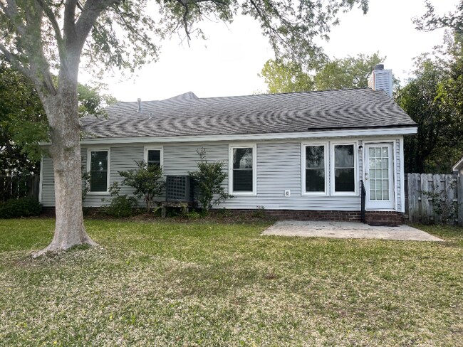 Building Photo - 989 Portabella Ln