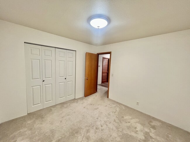 Building Photo - 606 Mead AvenueUnit A Mead