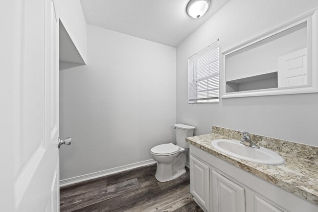 Building Photo - 220 Fir Ave