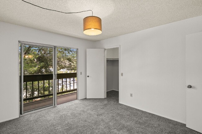 Building Photo - Welcome to your serene 3 BR 2.5 BA Townhome in College Park, San Diego!