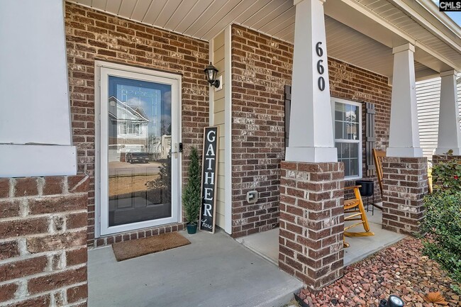 Building Photo - 660 Collett Dr