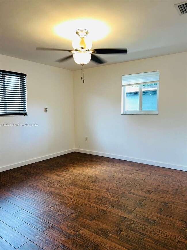 Building Photo - 2038 SW 57th Ct