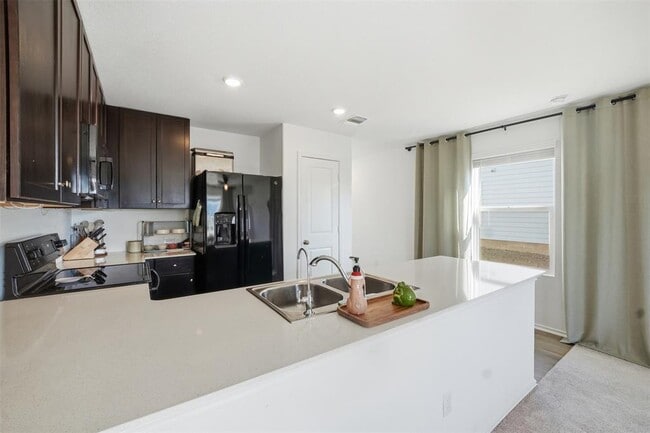 Building Photo - 625 Marty Allen Lp