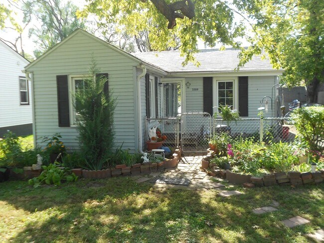 Building Photo - 3309 Ave I