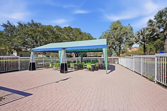 Building Photo - 5267 Europa Dr