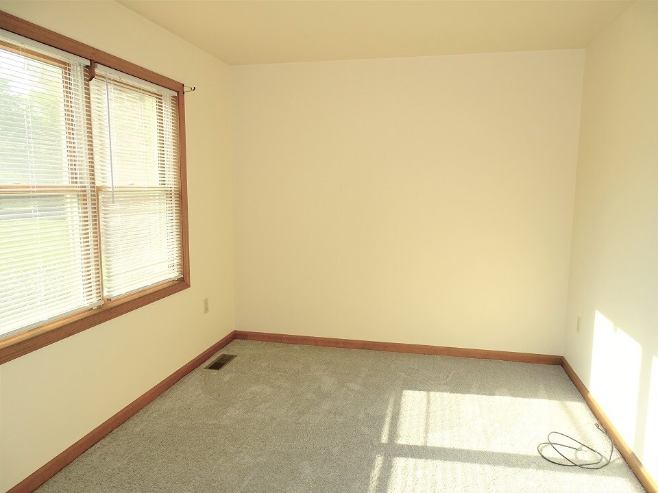 Building Photo - 1035 Kevin Ln