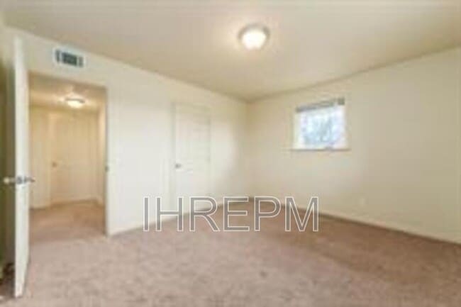 Building Photo - 276 Powell Cir