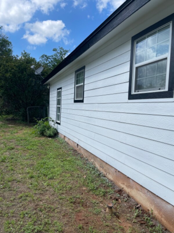 Building Photo - 1410 N Estes Ave