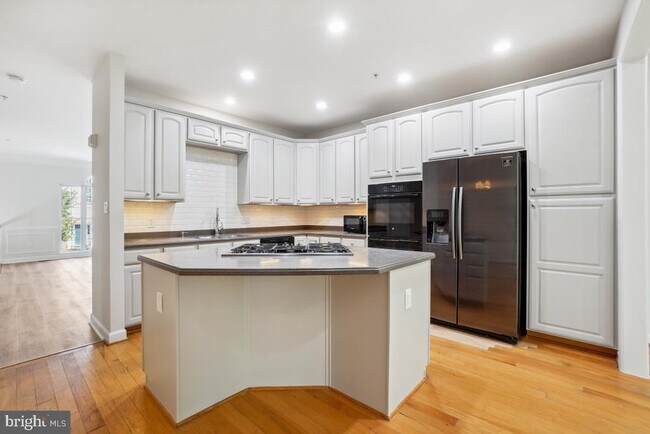 Building Photo - 4844 Lee Hollow Pl