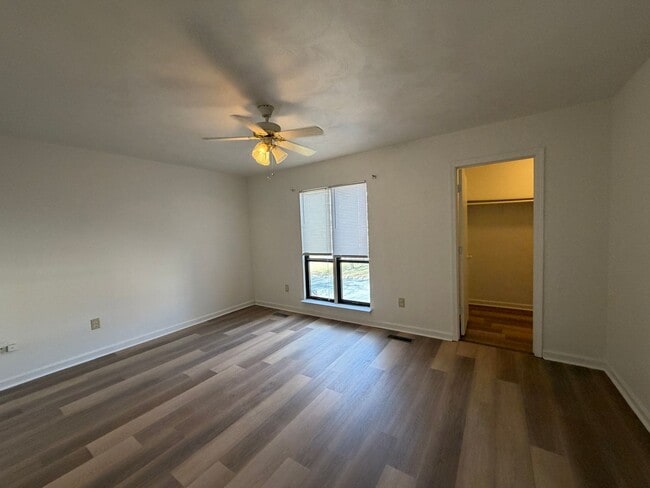 Building Photo - Roanoke County Duplex