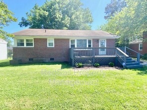 Building Photo - 10 Westlawn Dr