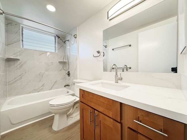 Building Photo - Honolulu Condo with Split A/C, One Secured Parking, Utilities Included