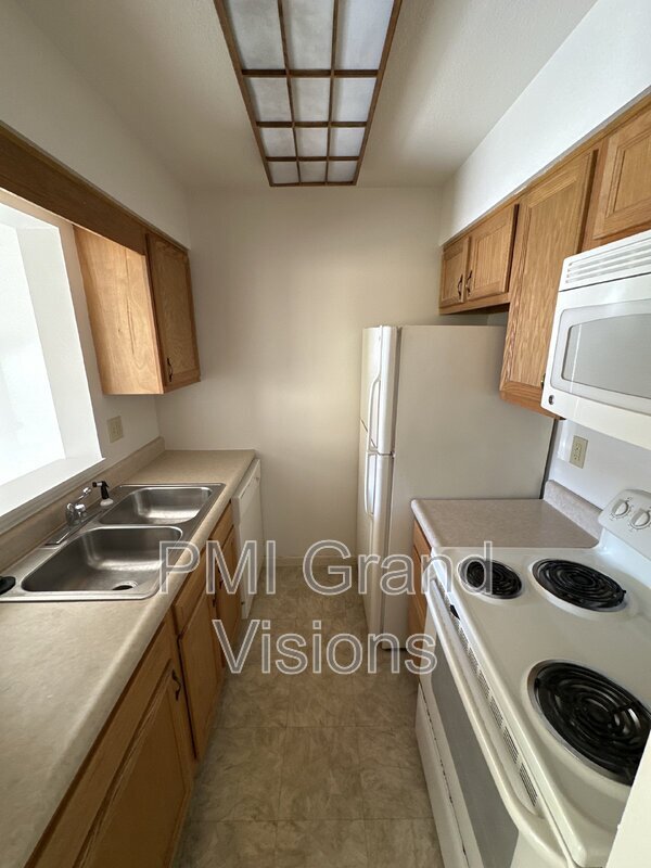 Building Photo - 1308 Arthur Ave