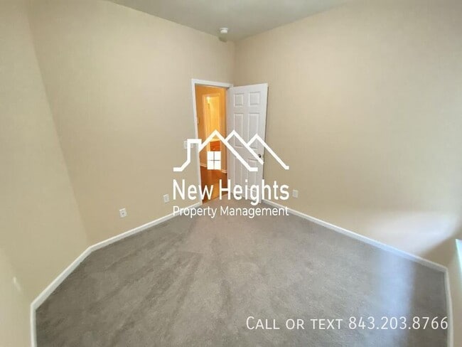 Building Photo - 8207 Ronda Dr