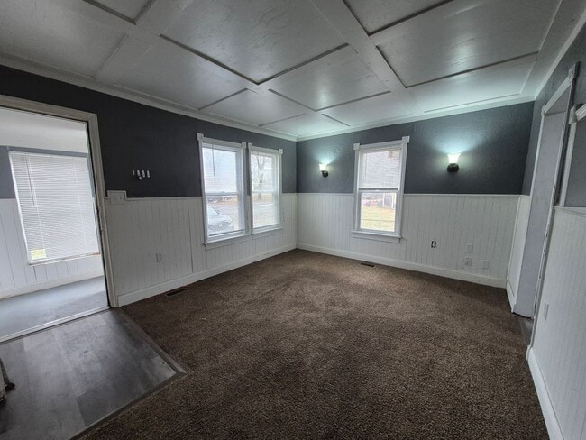 Building Photo - Cozy 2-Bedroom on quiet street