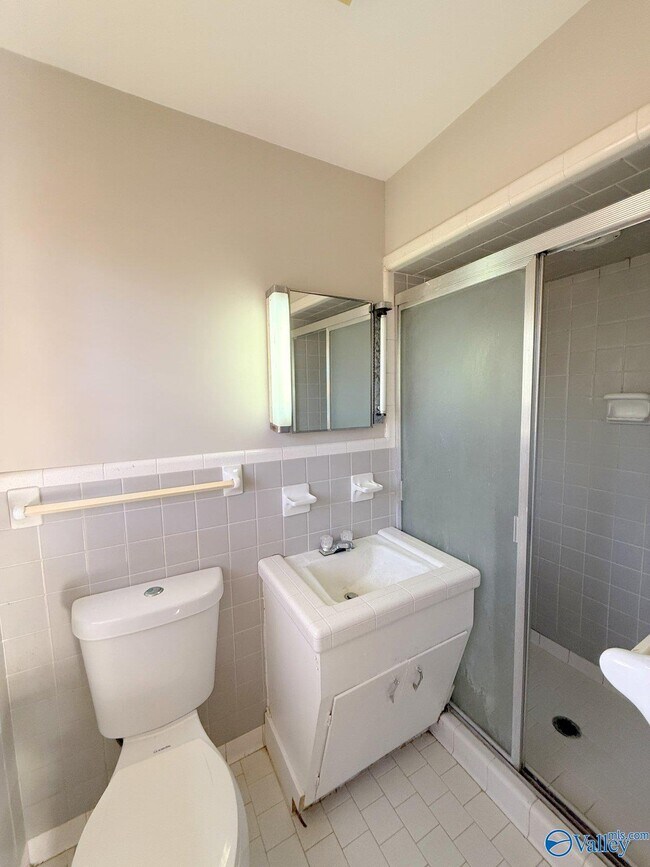 Building Photo - 1729 Laverne Dr NW