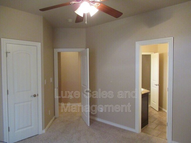 Building Photo - 3341 Heritage Green Cir