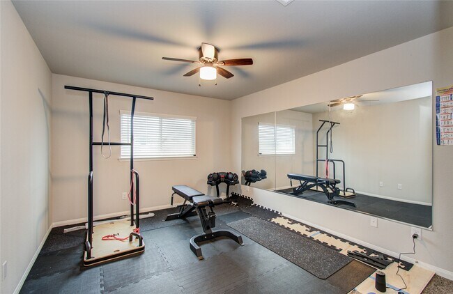 Building Photo - 12327 King henry dr