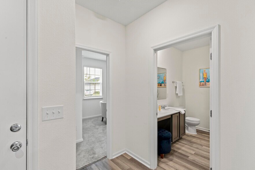 Building Photo - 85 Las Casitas Blvd