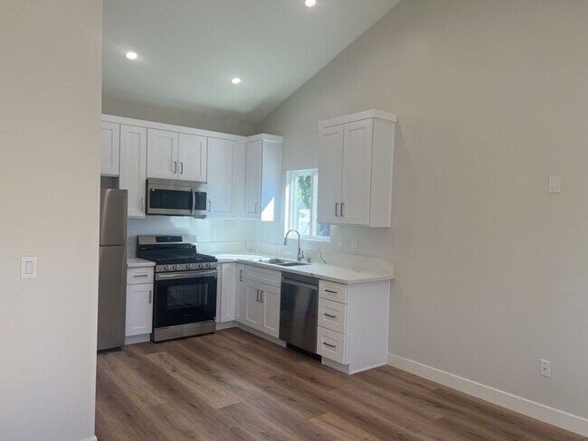 Building Photo - 399