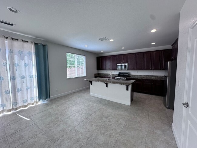 Building Photo - 10735 Ridgebrook Dr