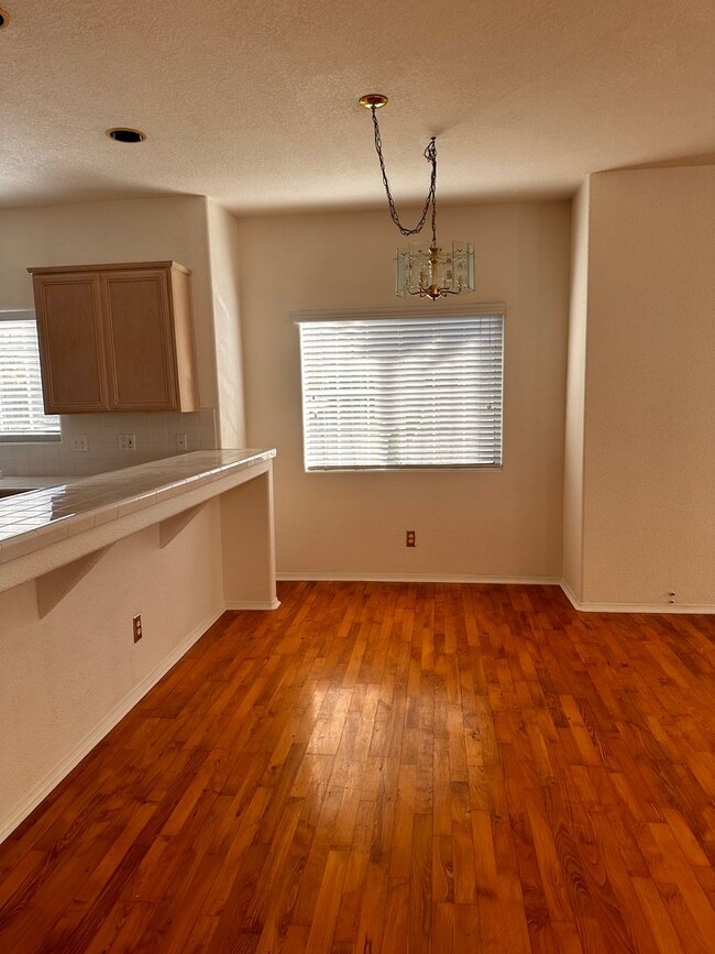 Building Photo - Beautiful 3BD/ 2 BA House For Rent