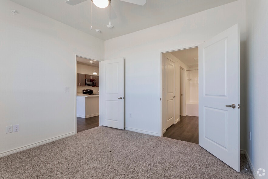 1BR,1BA - 655SF A1 - Bedroom - Lavon