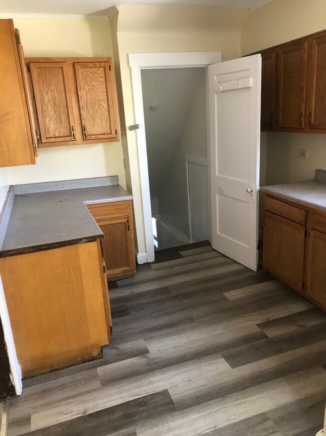 Building Photo - 2 Bedroom West Toledo