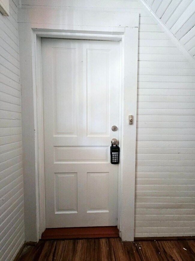 Building Photo - 1 Bed 1 Bath in Gibsonville