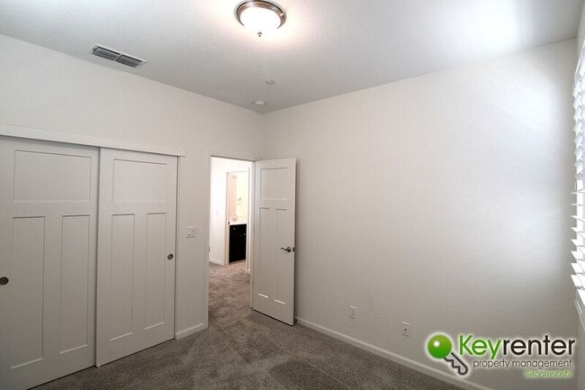 Building Photo - 1061 Chapelhill Ln